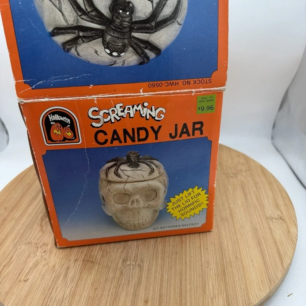 Screaming Skull Candy Jar With Spider Lid & Sound Effects Glazed Ceramic Hallowe